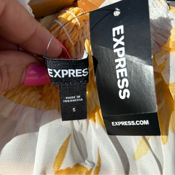 NWT EXPRESS Sheer Floral High Neck Blouse Peekaboo Back Built-in Cami Size Small - Picture 10 of 11